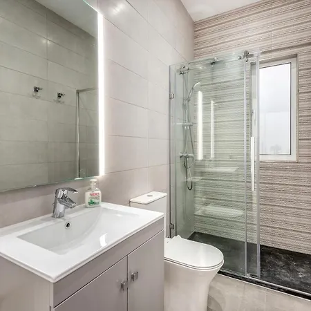 Lejlighed Stylish & Modern 1 Bedroom Duplex In St Julians By 360 Estates *