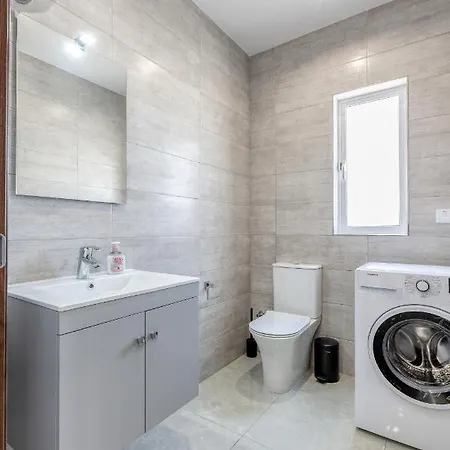 Lejlighed Stylish & Modern 1 Bedroom Duplex In St Julians By 360 Estates Saint Julian's